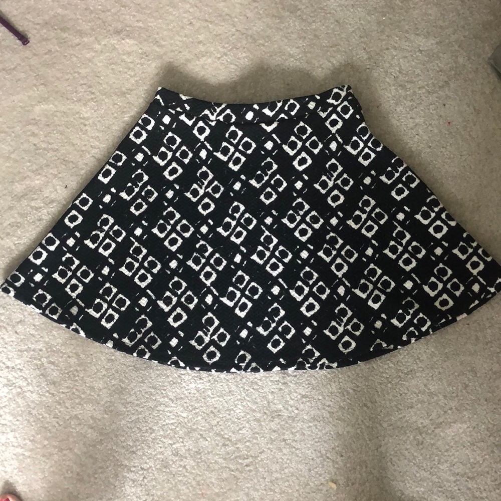 Geometric black mini